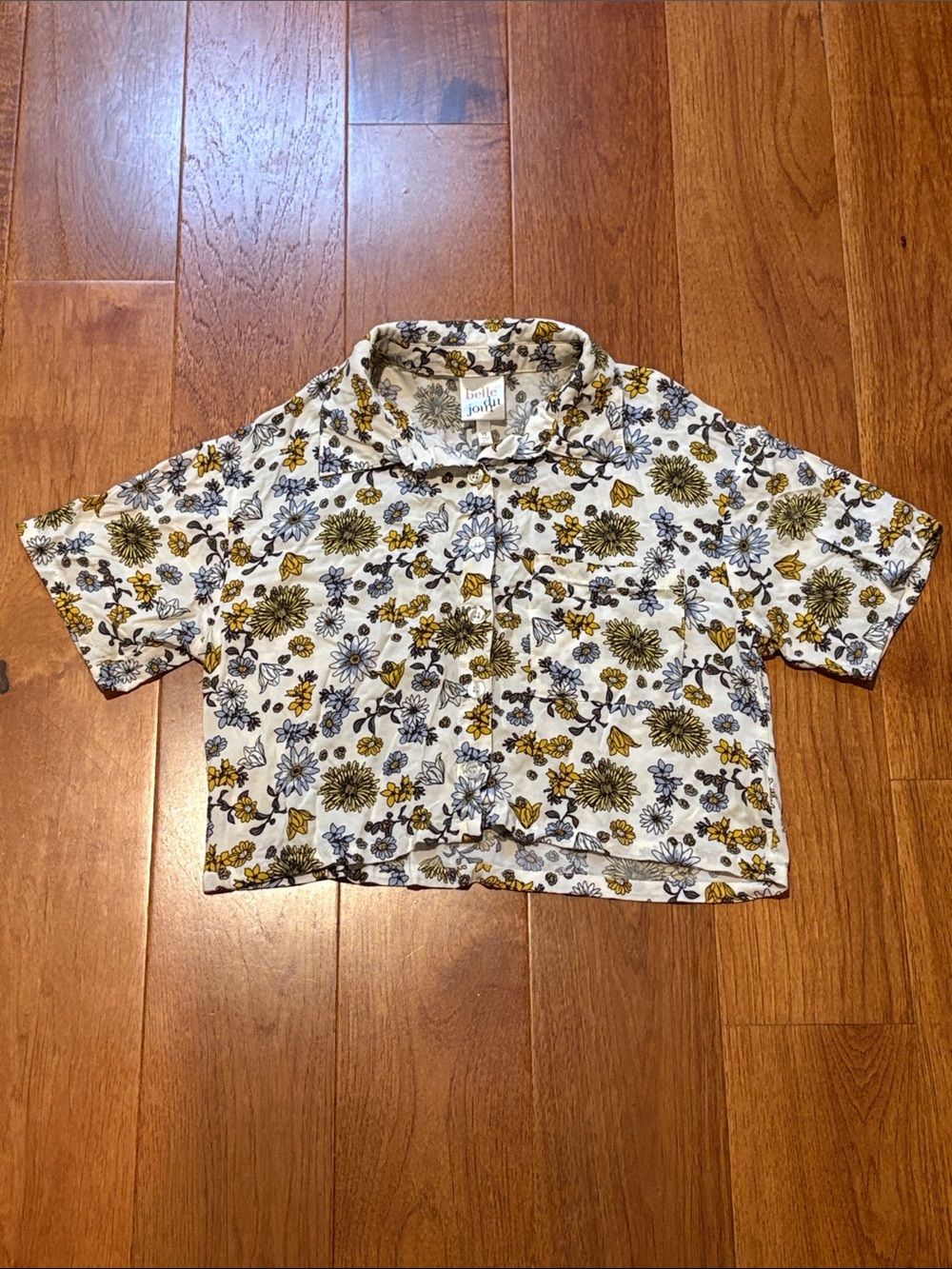 Belle Du Jour Cropped White Floral Short-Sleeve Button-Down Shirt